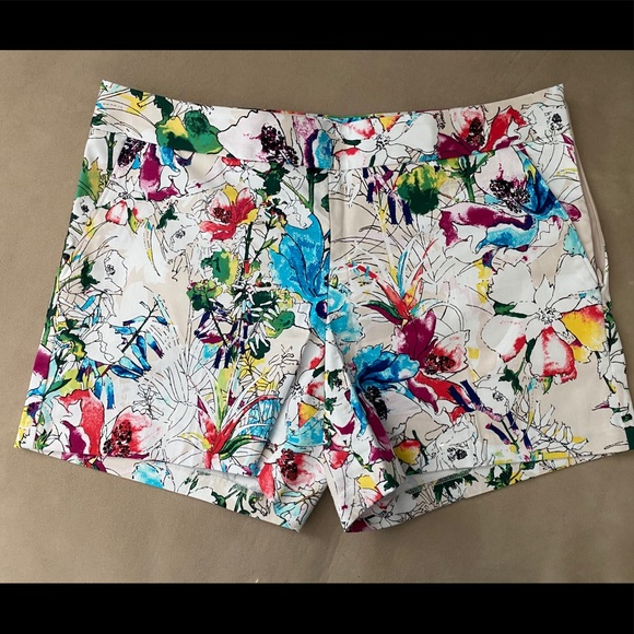 Express Pants - Express floral shorts size 6